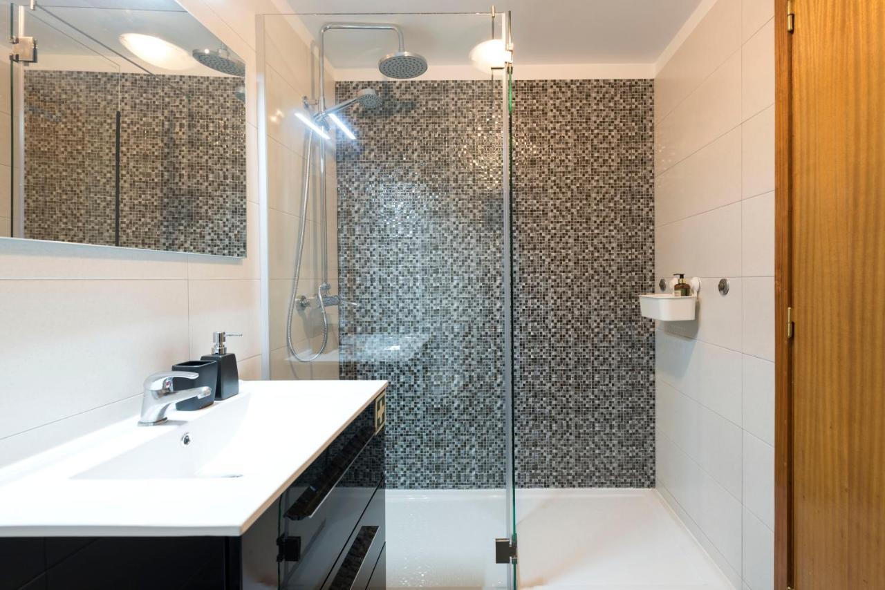 Lovelystay - The Porto Getaway Duplex - Free Parking Экстерьер фото