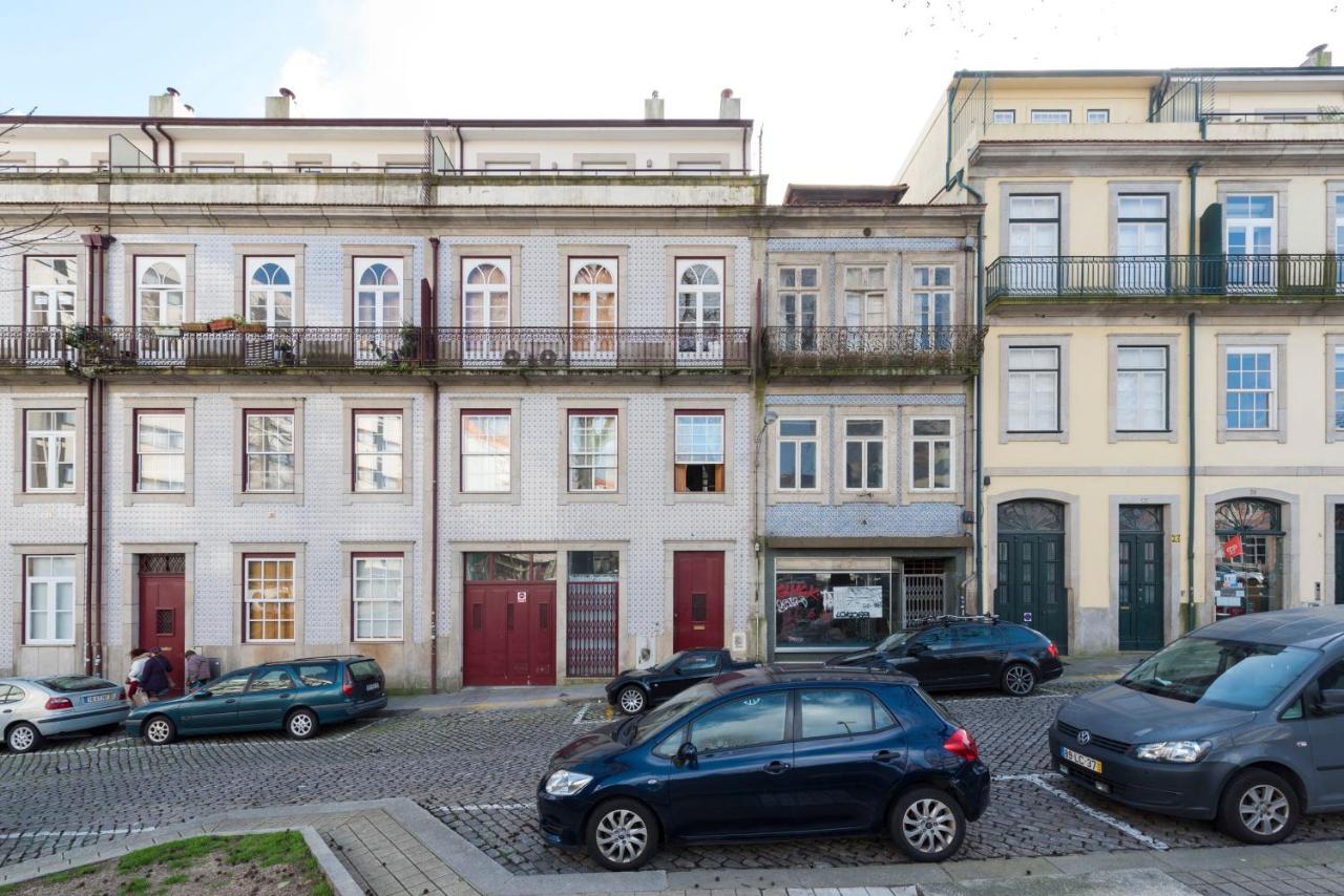 Lovelystay - The Porto Getaway Duplex - Free Parking Экстерьер фото