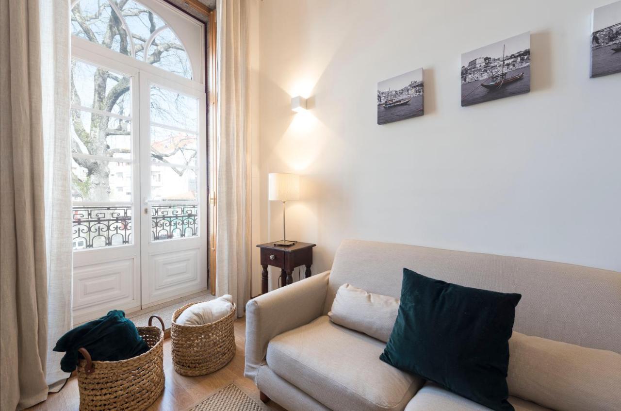 Lovelystay - The Porto Getaway Duplex - Free Parking Экстерьер фото